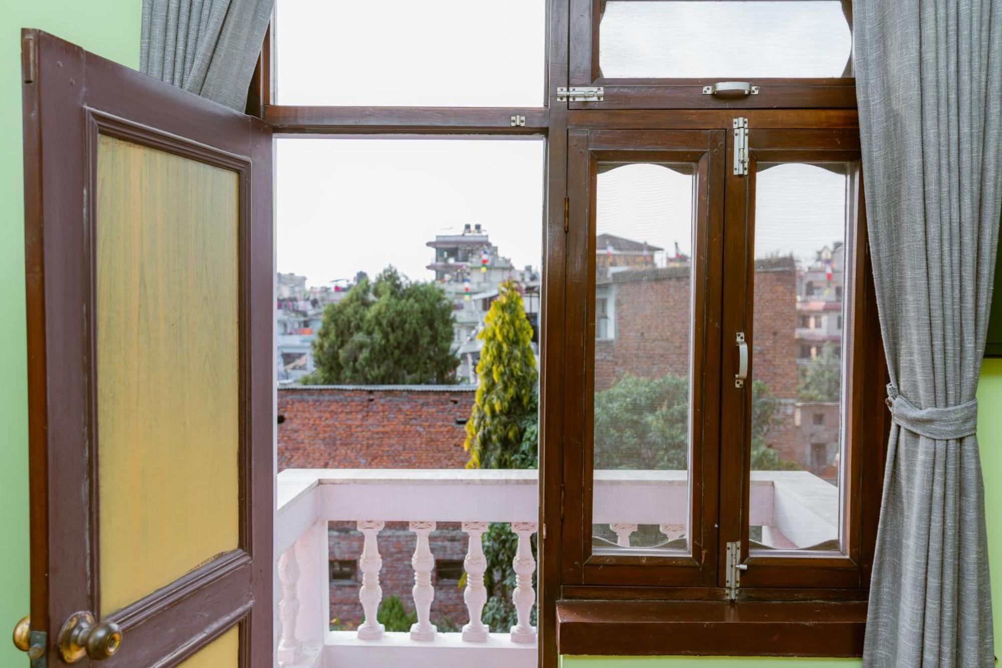 Cloud 9 Garden Hotel Kathmandu Exterior photo